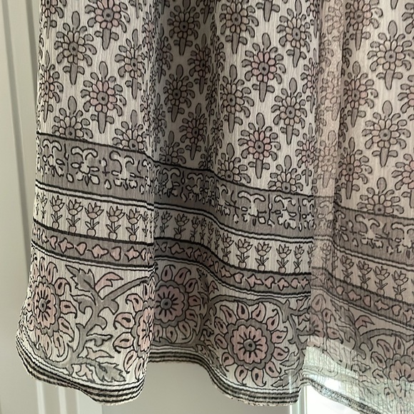 Joie gray and pink print mini skirt. Size M. - Picture 2 of 8